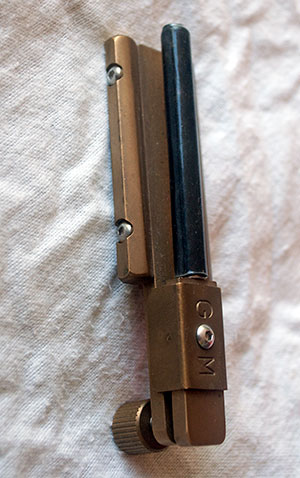 bottom view of GM capo